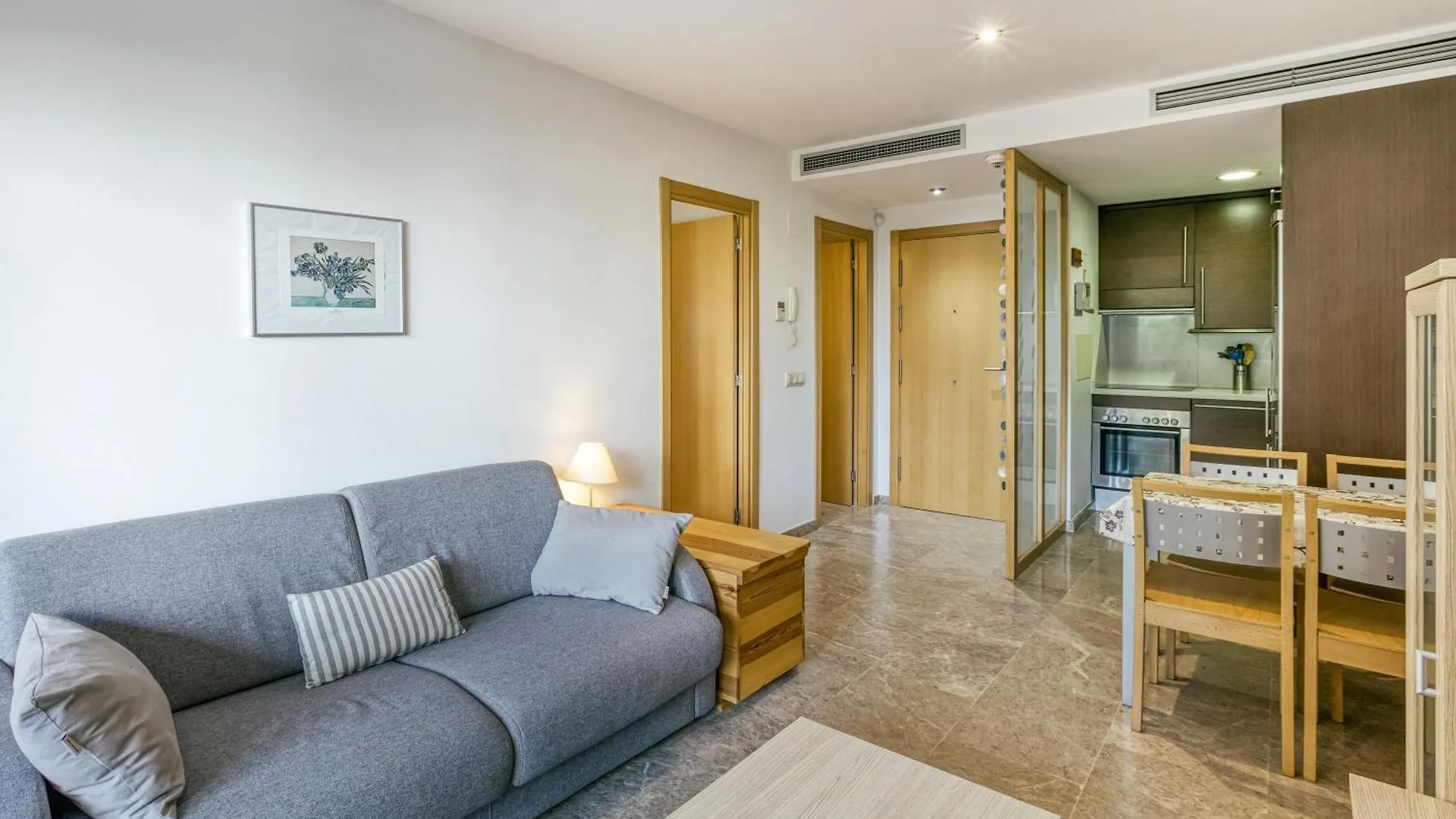 Maritimo Apartment Llanca Spain