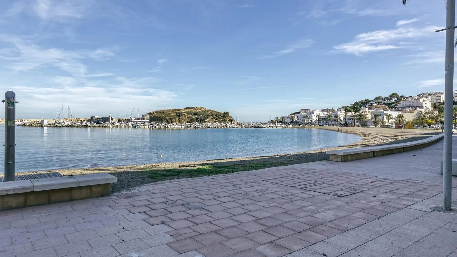 Maritimo Apartment Llanca